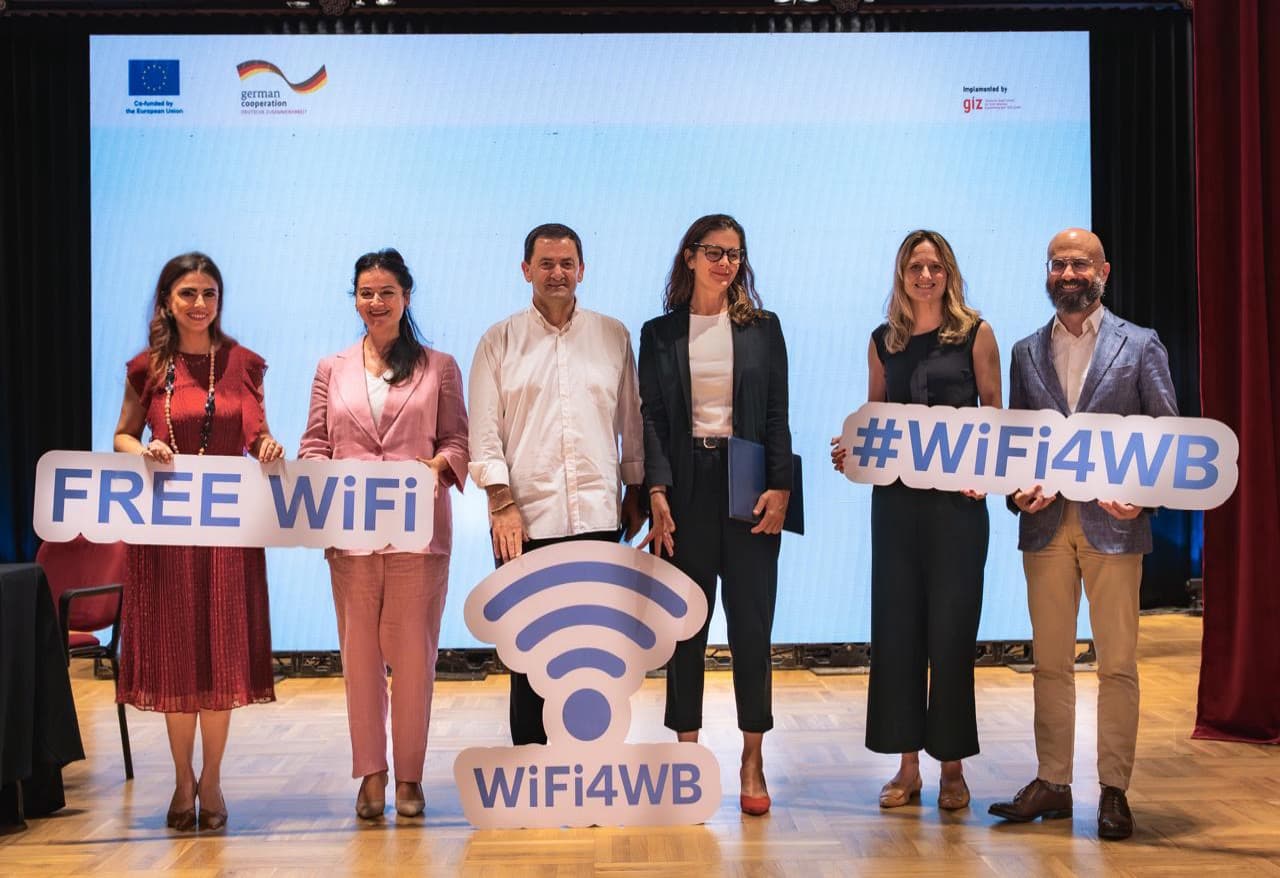 Vodafone Albania lidh me Wi-Fi falas 61 bashki, përmes projektit europian WiFi4WB
