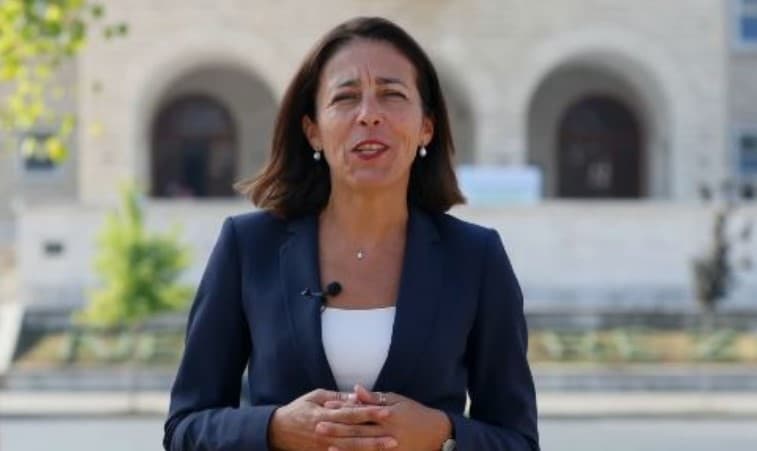 “Moment i rëndësishëm për Shqipërinë” – Dje mori detyrën, ambasadorja e BE në Tiranë jep mesazhin e parë: Jam këtu për të mbështetur çdo hap drejt integrimit (VIDEO)