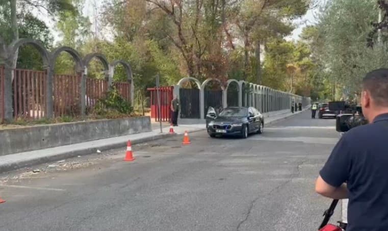 DETAJET/ Mbyllet pas rreth dy orësh mbledhja e Ramës me ministrat e kabinetit dhe drejtuesit politikë të PS! Zbardhen porositë, nesër diskutohet dhe… (VIDEO)