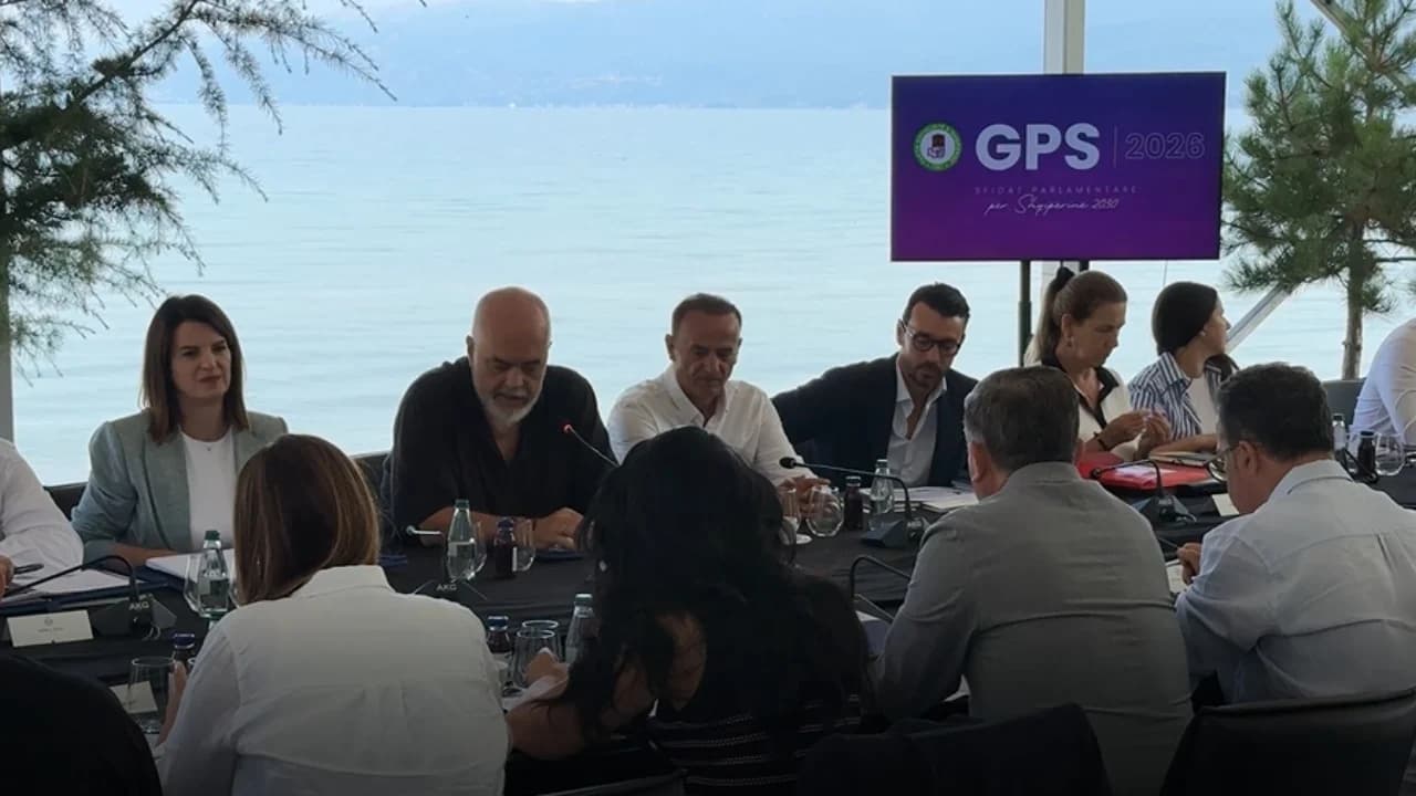 PS ndryshon vendin e takimit të Ramës me drejtuesit politikë dhe ministrat, ja ku do mbahet! Protestuesit bënë thirrje për grumbullim para selisë
