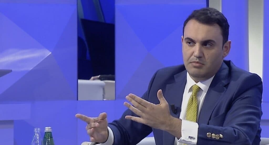 Pesë vjet pas “non grata”, Berisha në SHBA/ Këlliçi: Viza është me shumë hyrje-dalje, çfarë shkruhet në të