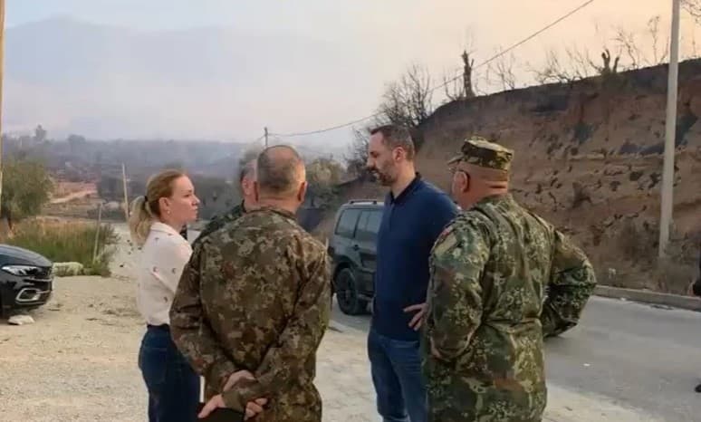 Himara në luftë me zjarret, prefektja Alushi dhe ministri Lamallari në terren: Janë djegur 6 banesa dhe pemëtari! Vlerësim dëmeve pas shuarjes së flakëve