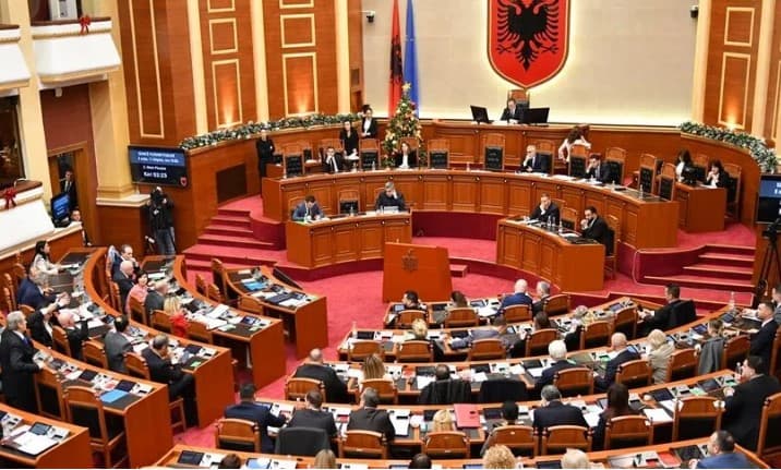 Pas gjashtë javësh pushime, Parlamenti rikthehet më 8 shtator! Zbardhet rendi i ditës, ja 3 pikat që do diskutohen