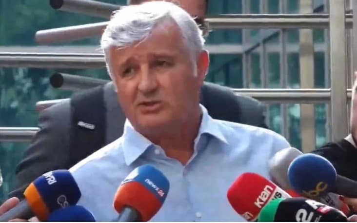 Ergys Agasi u la në burg, avokati Maks Haxhia: Prokuroria nuk solli asnjë provë për korrupsion! Për lidhjet me Karçanajn…