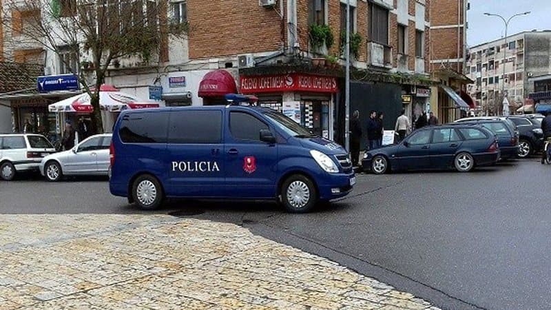 Prangoset i riu në Shkodër, dyshohet për disa vjedhje, Policia i gjen edhe drogë