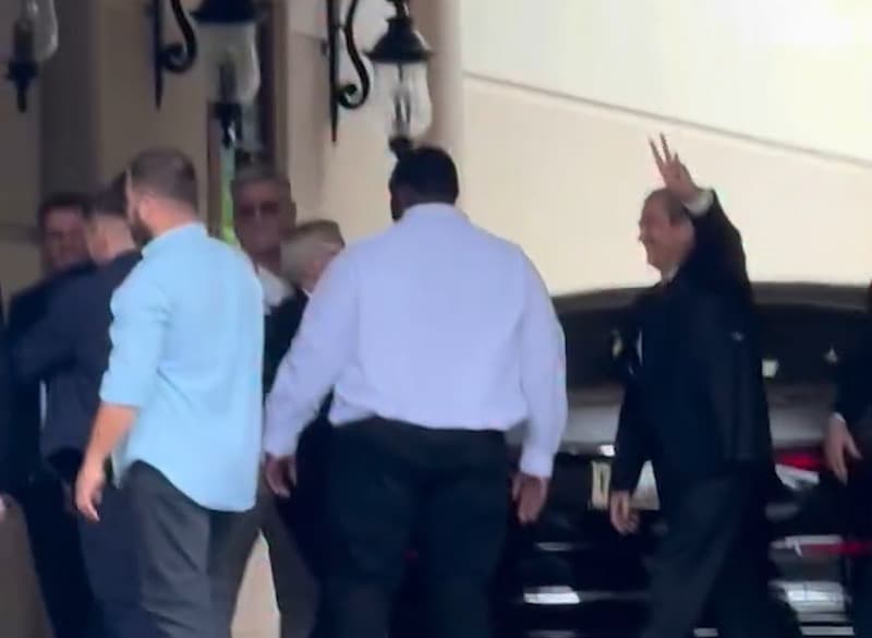 Përplasje në SHBA! Militantët e Berishës dhunojnë  protestuesit, ndërhyn policia amerikane (VIDEO)