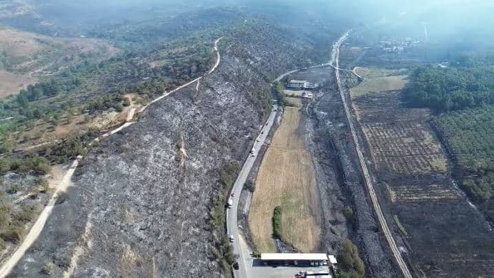 VIDEO/ Zjarri shkrumboi banesa e toka, ja çfarë lanë pas flakët që përfshinë Levanin