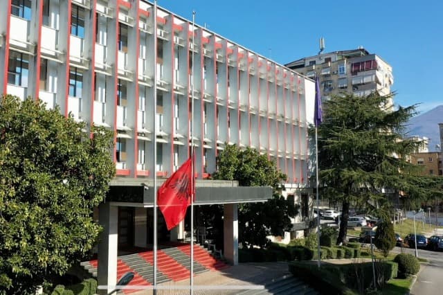 Qytetarët mund të vlerësojnë online shërbimet konsullore, Hoxha: Përmirësojmë së bashku shërbimin