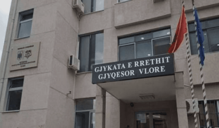 Bllokimi i pagave çoi në bojkot, Gjykata e Vlorës rikthehet në normalitet nga e hëna