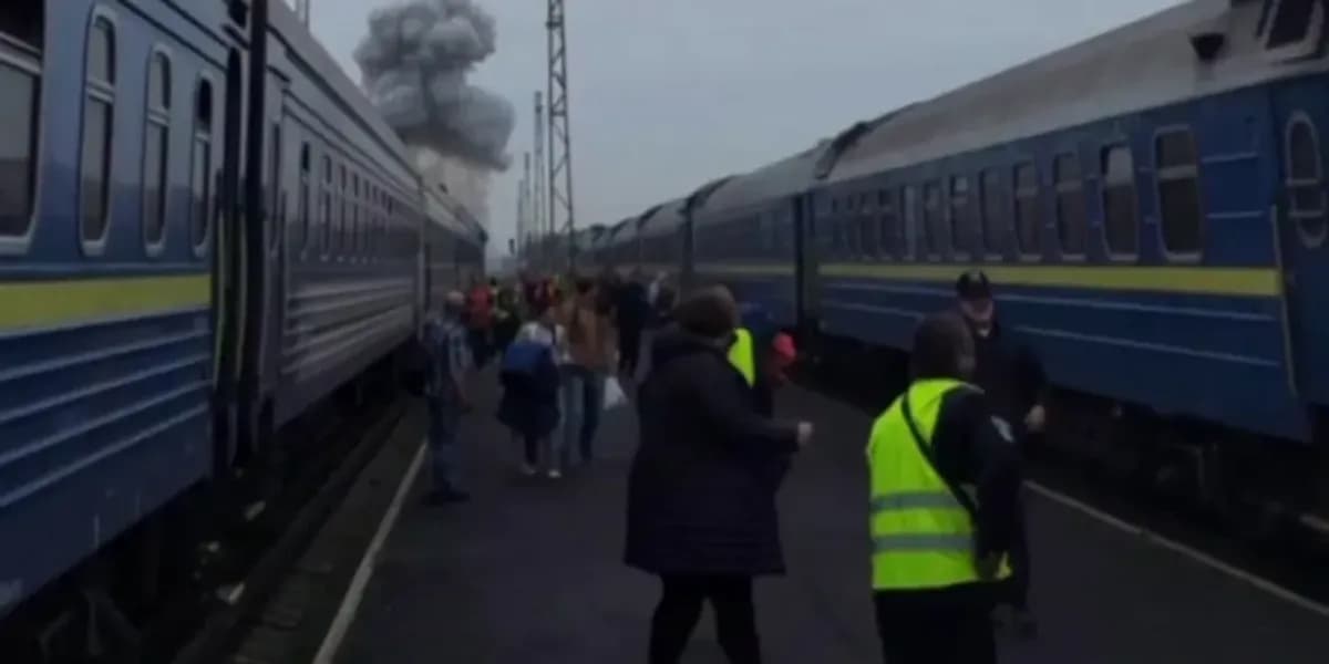 Droni rus godet trenin pranë kufirit polak, pak minuta pas kalimit të Boris Johnsonit