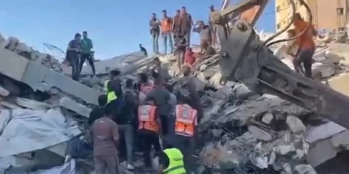 Shembet ndërtesa e dëmtuar në Gaza, të paktën 12 të vdekur, mes tyre katër fëmijë