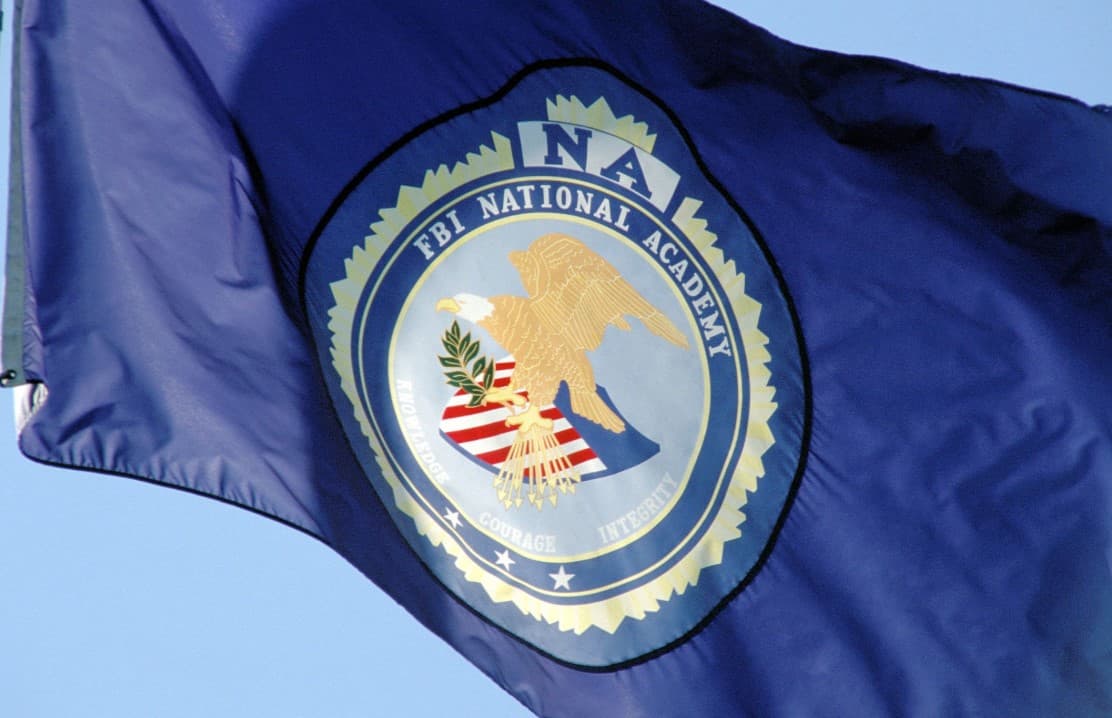 Tirana në qendër të sigurisë SHBA-Europë, FBI sjell në Shqipëri ekspertët për krimin, terrorizmin, dronët dhe paratë e krimit