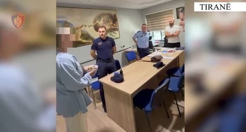 Grabiti nën kërcënimin e thikës çantën e shtetases gjermane te Liqeni Artificial, policia kap ‘skifterin’ e dyshuar!