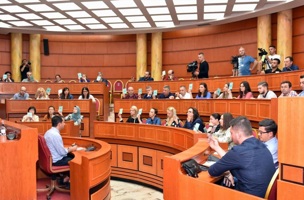 Këshilli Bashkiak fton Veliajn në mbledhje, kërkesë SPAK-ut dhe Burgjeve për pjesëmarrjen