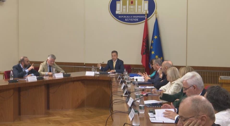 Tha se “Sistemi funksionon”, Opozita sulmon presidenten e KE, Von Der Leyen! Bardhi: Zhgënjim i afërt për të! Korreshi: Ata që i bënë relacionin, të dehur