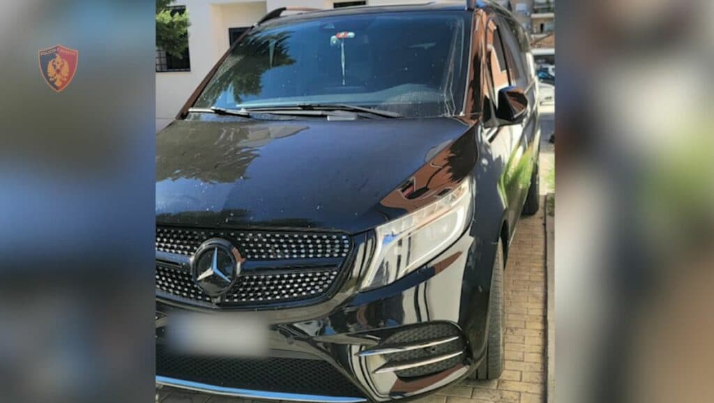 Transportonte emigrantë të paligjshëm në Greqi, në pranga 42-vjeçari. I sekuestrohen 6800 euro