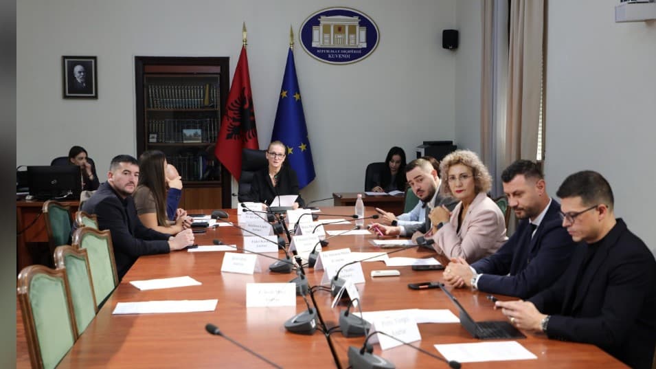 Programi për klimën dhe investimet në universitete, Komisioni i Burimeve Natyrore jep dritën e gjelbër për marrëveshjet!
