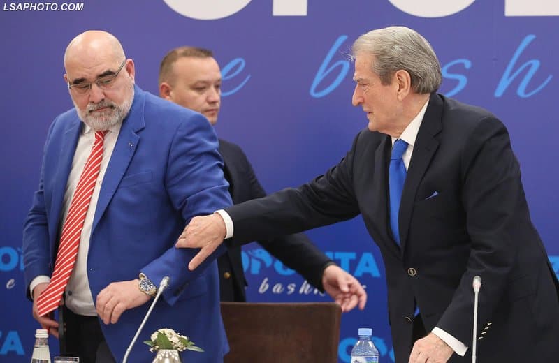 “Nuk punon për mua!”- Berisha e prezantoi në fushatë si “njeriun e Trump”, Presidenti amerikan distancohet nga LaCivita! Loboi dhe vizën 6 mln USD