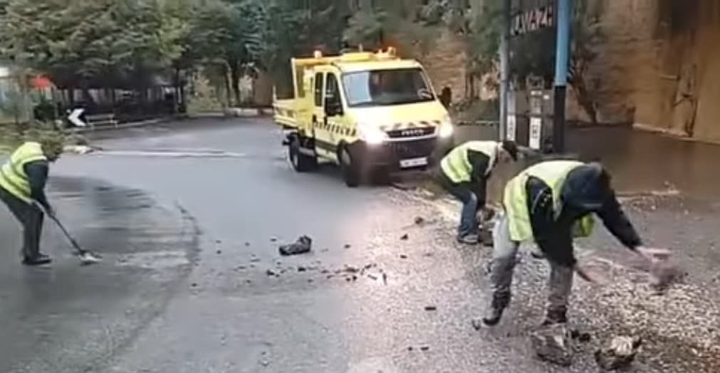 Moti i keq/ Reshjet e shiut shkaktojnë rënie gurësh në aksin Burrel-Skuraj, rrezik për drejtuesit e mjeteve