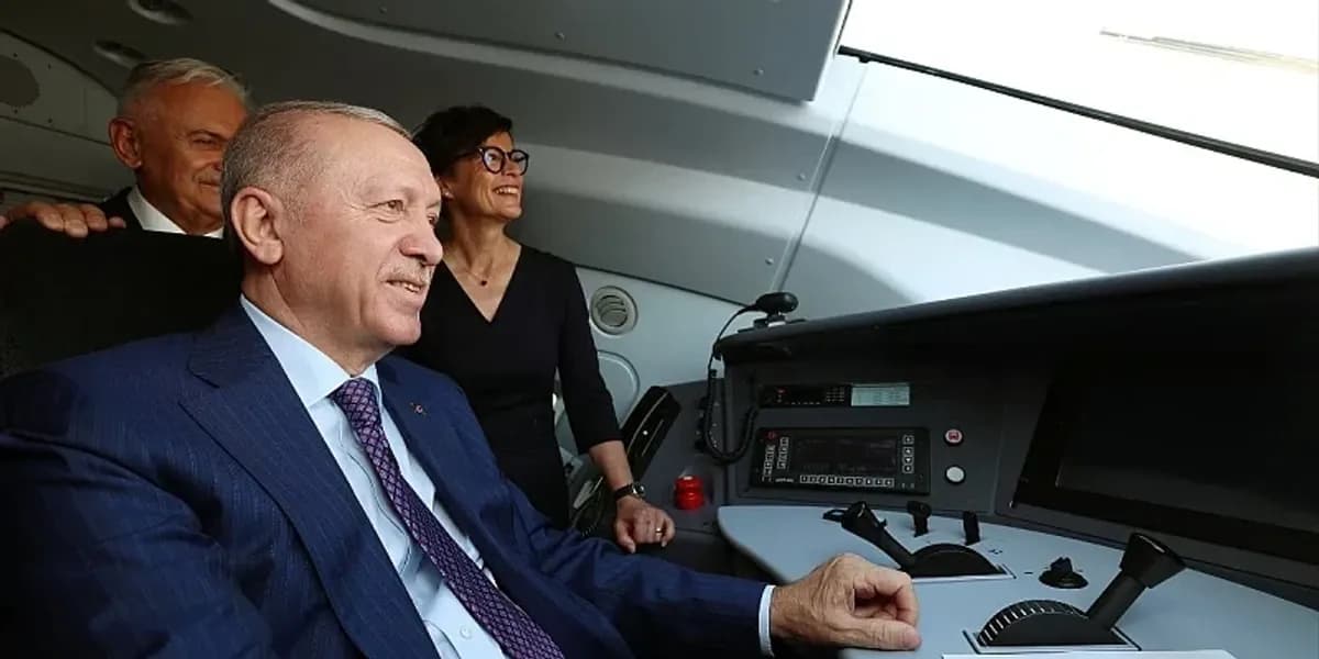 “A dini të drejtoni helikopterin?”, Erdogan ia beson Kosit udhëtimin me trenin e ri drejt Evropës