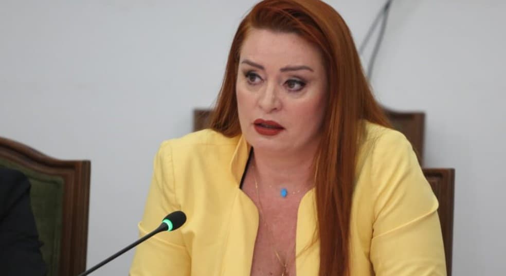 Lëndimi i gazetarëve gjatë protestës, kryetarja e AMA-s: Policia të garantojë sigurinë e tyre, tregoni kujdes!