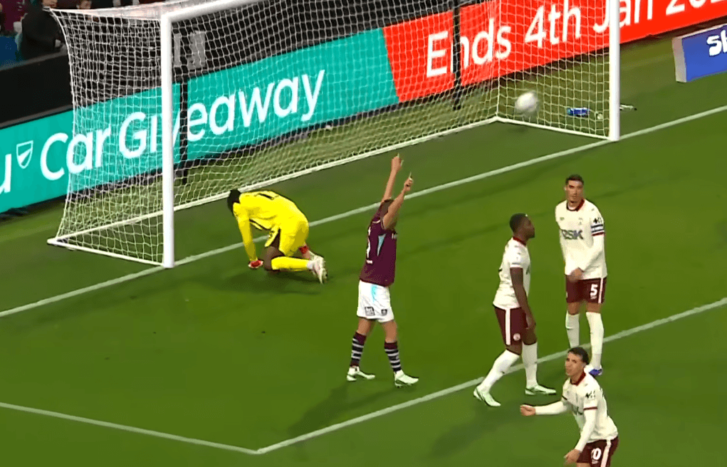 I rënë përtokë! Broja futet dhe Burnley pëson gol, skenari më i keq gjen sulmuesin shqiptar