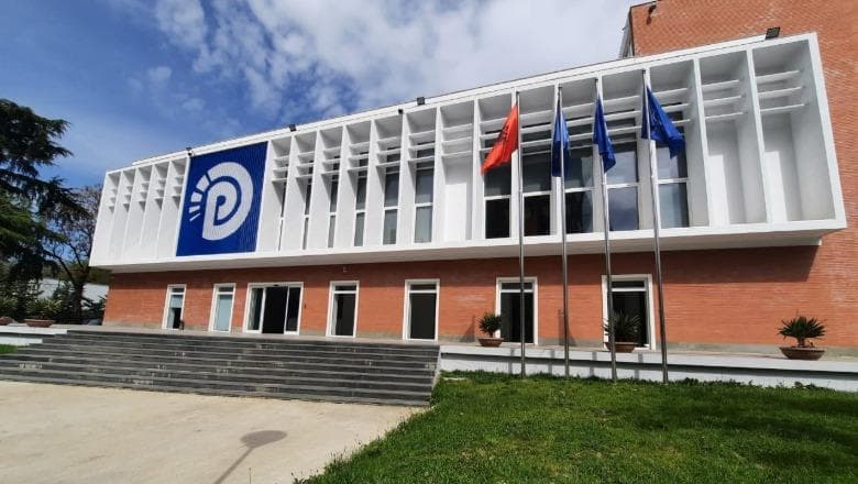 Asistencë ligjore për protestuesit, PD vë në dispozicion grupin e avokatëve dhe numrin e telefonit