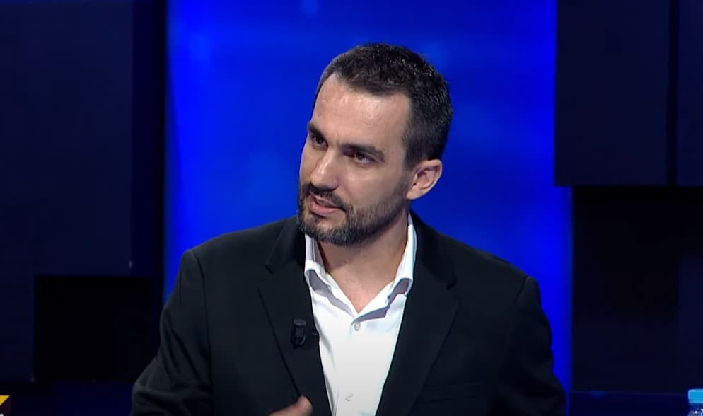 “Shprehja ‘hapi rrugë budallait’ na solli këtu”, Lapaj: Si dalim nga kjo situatë…