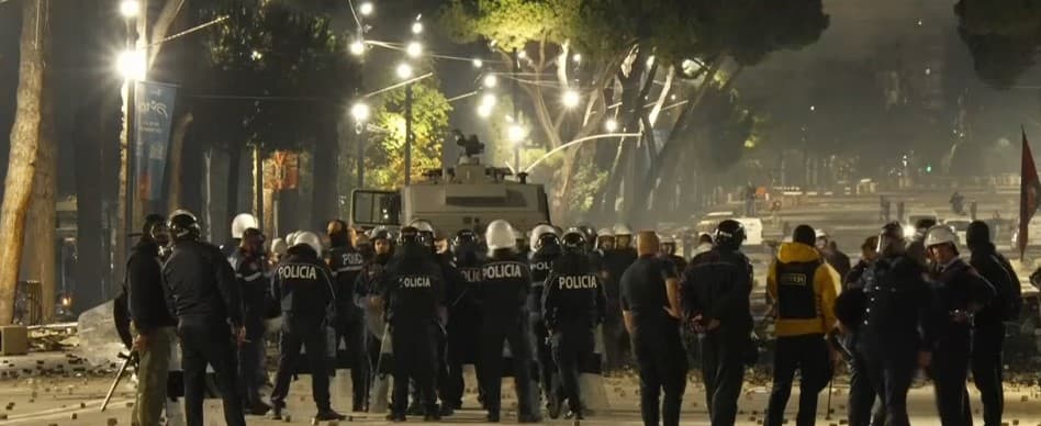 “Po synohet kaosi social”- Eksperti i sigurisë: Pse po prishen semaforët? Policia duhet të ketë një plan menaxhimi