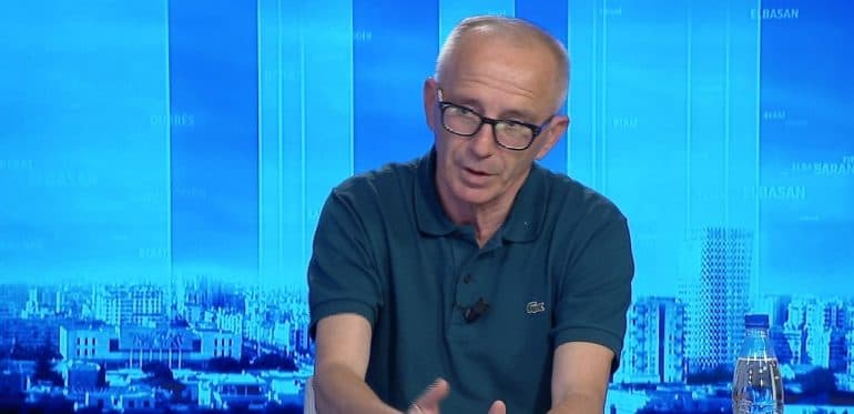Bojkoti lë auditorët bosh, pezullimi i mësimit në fakultete, Mark Marku mbështet studentët dhe dënon dhunën!