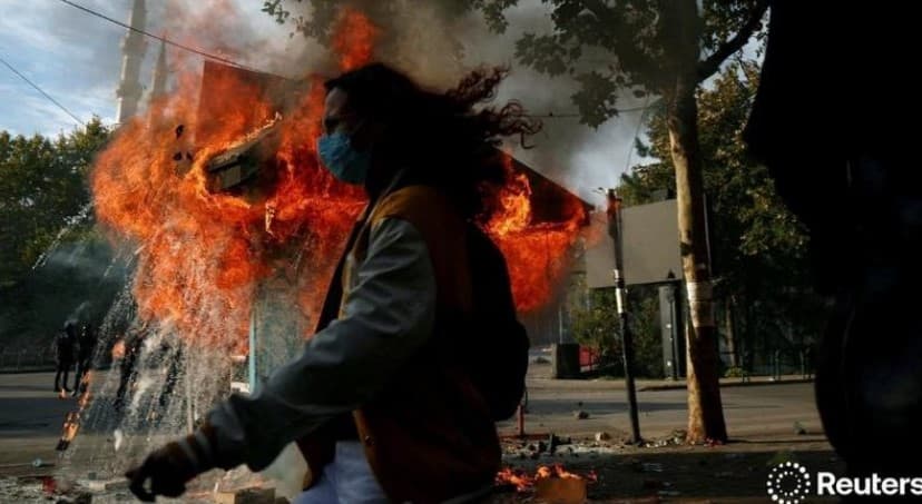 Protestat e dhunshme, 63 nga të arrestuarit dalin sot para Gjykatës së Tiranës, dje vetëm njëri u mbajt në burg!