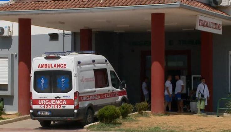 Përshkallëzohet dhuna në protestën e Tiranës/ Ministria e Shëndetësisë jep detajet: 15 të lënduar në spital, mes tyre protestues, efektivë dhe kalimtarë!