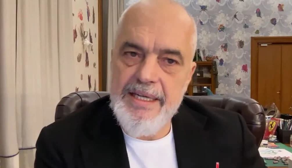 Rama fton studentët në dialog: Kush dëshiron të më takojë, jam gati në Kryeministri apo fakultet