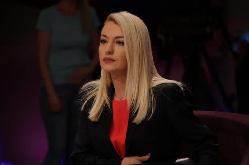 Romina Kuko ngre dyshime për protestat në Shqipëri: Kush i organizon dhe financon sulmet ndaj institucioneve?