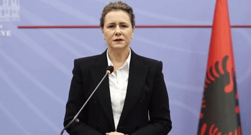 Protestat e dhunshme/ Zv.ministrja e Brendshme thirrje prindërve: Mbani fëmijët larg përplasjeve, të miturit s’duhet të përdoren politikisht