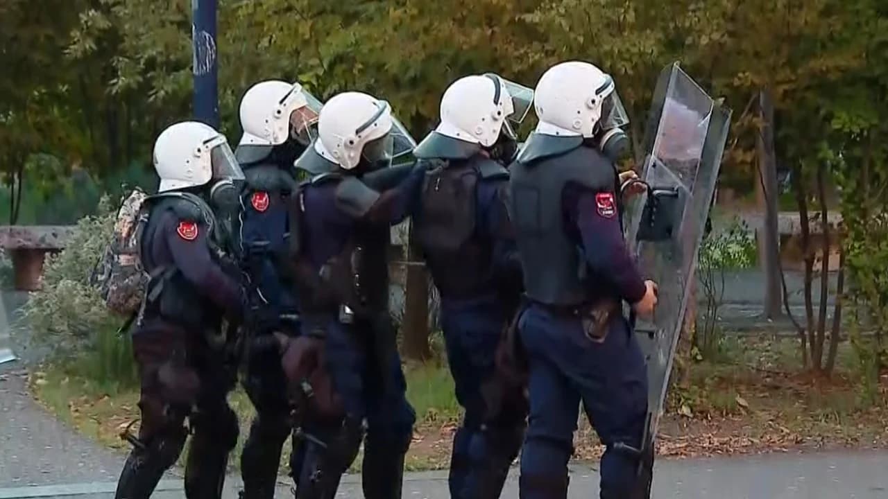 Ministria e Shëndetësisë: Në spital po trajtohen 19 efektivë, 4 protestues, 4 kalimtarë dhe 1 gazetare