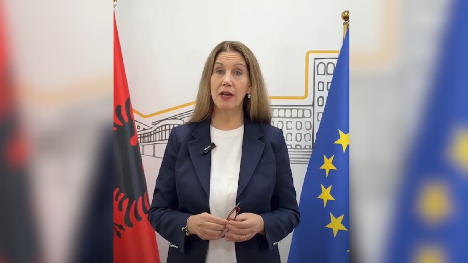 Kumbaro: Shkollat funksionojnë normalisht, jemi gati për dialog me studentët
