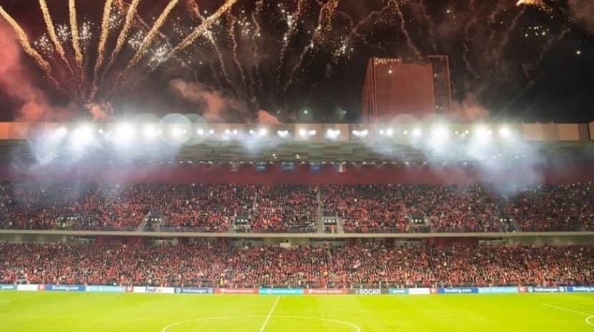 Nuk është Italia apo Anglia, por tifozët po mbushin stadiumin për Shqipërinë