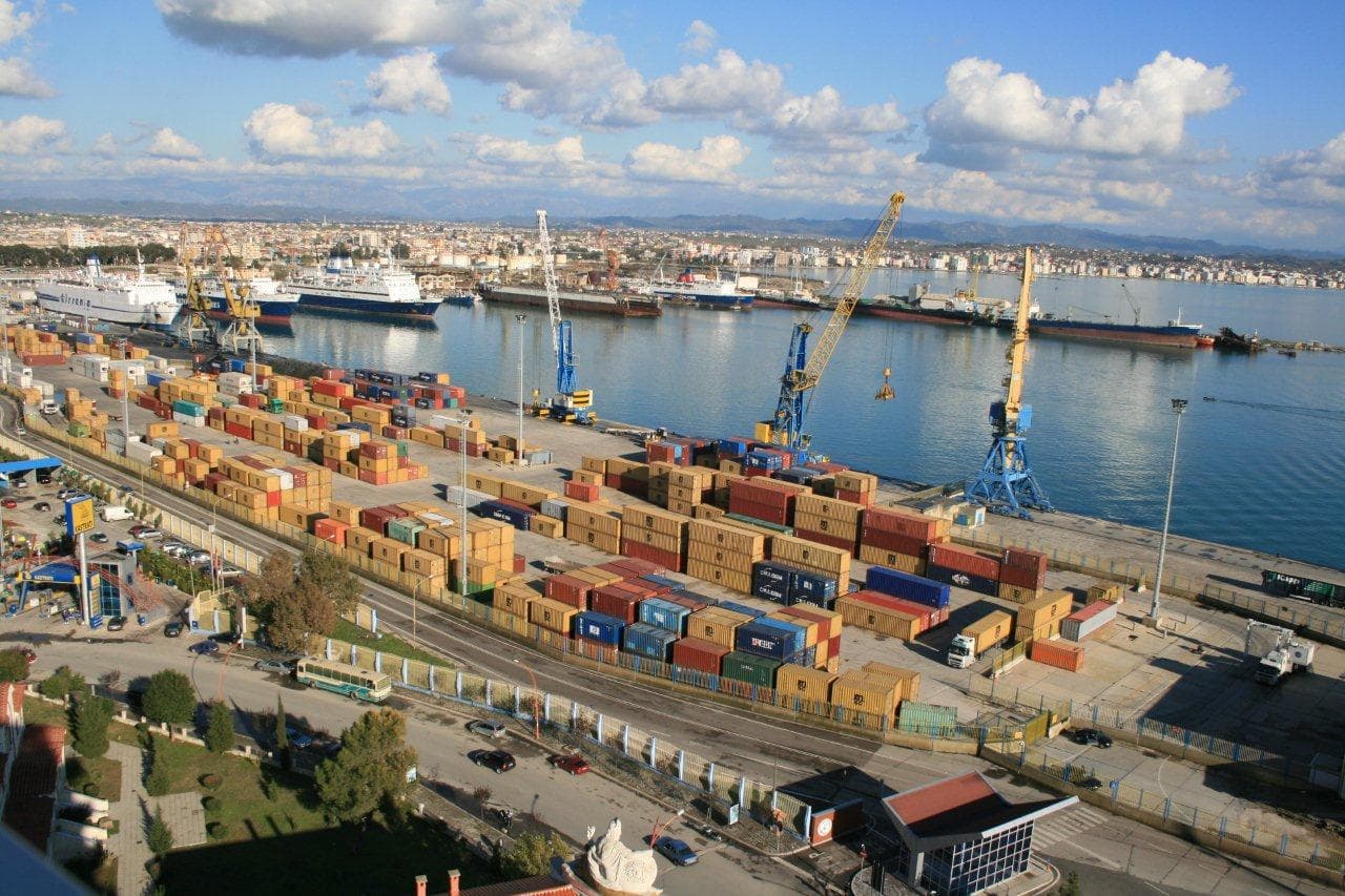 Eksportet rriten 14.8% në shtator nga çmimet e naftës, por fasoni në prag falimenti
