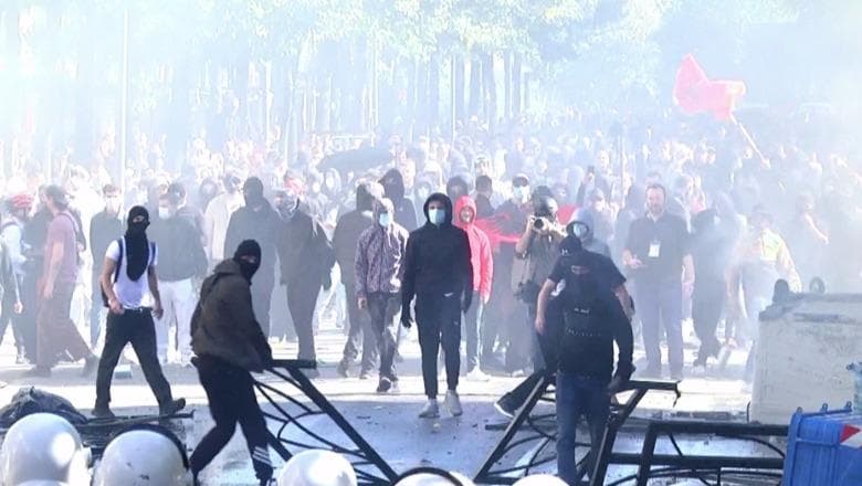 Protesta pas maskës dhe ligji që dënon me burg fshehjen e fytyrës