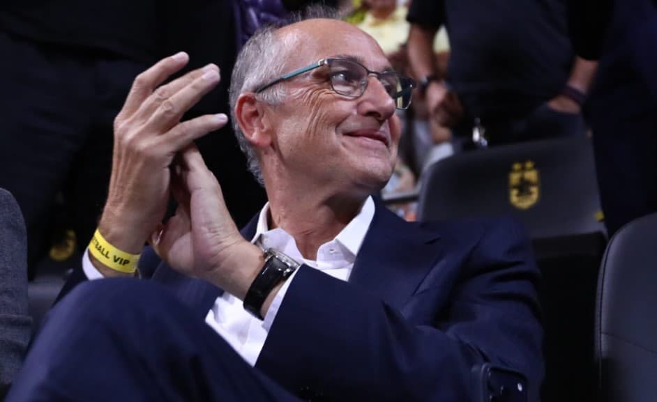 Skandal në Basketboll me trukimet e ndeshjeve në Greqi, arrestohen kreu i Federatës dhe disa gjyqtarë!