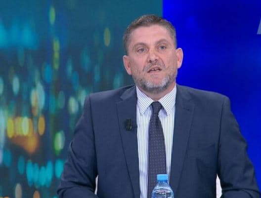 “Pedagogët morën urdhër nga PD-ja”, Kasmi: Protesta është e organizuar politikisht