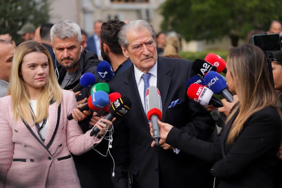 “Parlamenti i krimit”, Berisha: Ky sistem duhet të marrë fund! Opozita, zëri i kërkesave të studentëve
