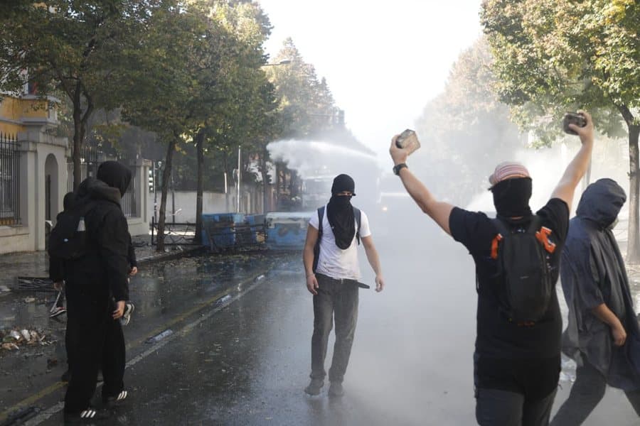 Gjykata e Tiranës liroi 18 protestuesit e arrestuar, zbardhet vendimi