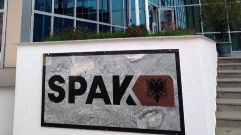 Nga gjurmimi i pasurive te mesazhet e kriptuara, ja se si arriti SPAK te sekuestrimi i parave dhe makinave të grupit të Çopjave në Elbasan!