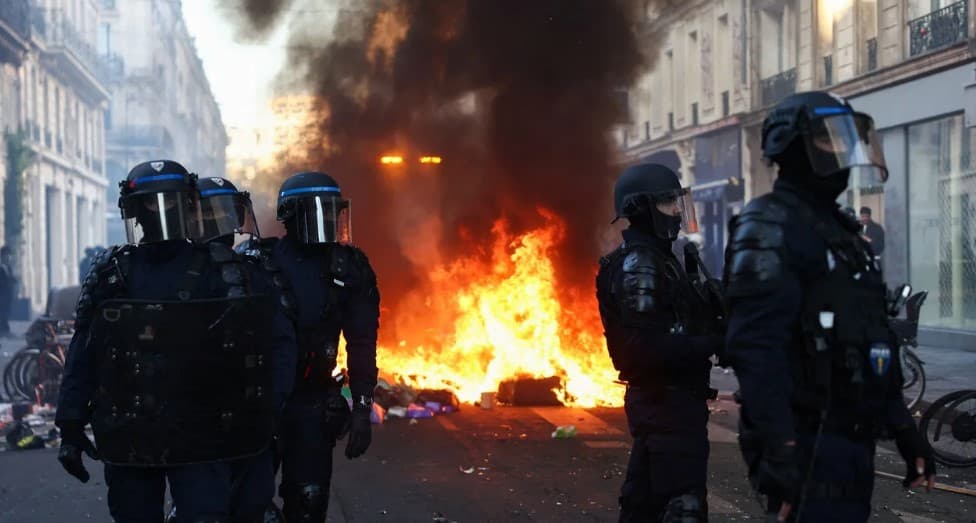 Franca në gadishmëri dhe gjendje të jashtëzakonshme, 70 mijë policë, forca speciale dhe xhandarë në terren për protestën e dhunshme!