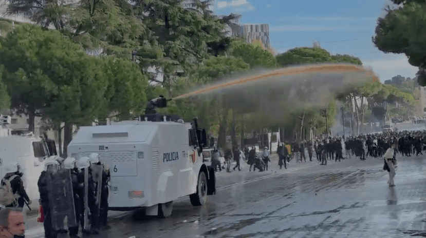 Protesta e dhunshme/ Ministria e Shëndetësisë: Të lënduar deputetë, policë, gazetarë dhe protestues