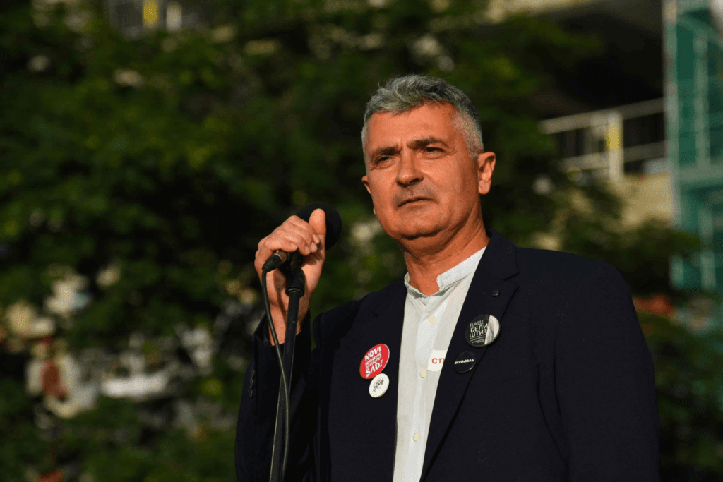 Kush është njeriu që sfidon Vuçiçin?