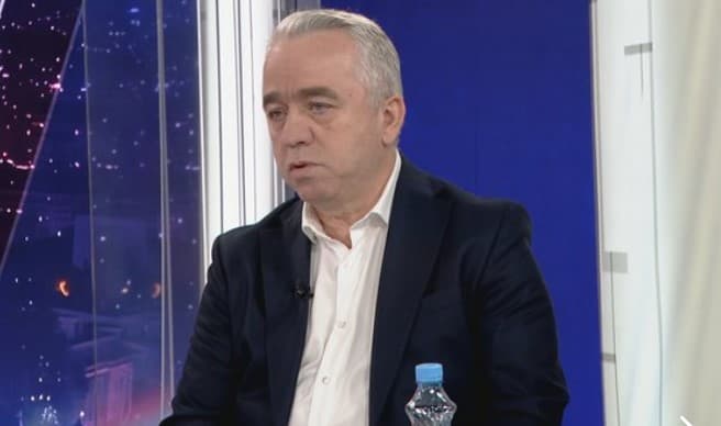 “Mazhoranca bën propagandë”- Krasniqi: Opozita i bëri dëm të madh protestës studentore!
