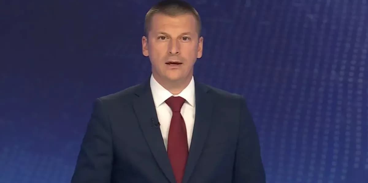 “Nuk e kemi përmbushur misionin tonë”: Programi i lajmeve në televizionin publik në Serbi filloi me një kërkim falje për shikuesit